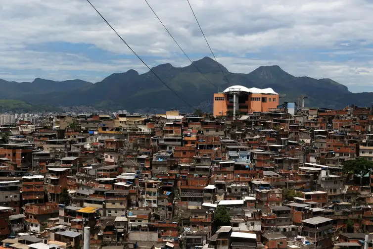 Rio de Janeiro (RJ), 22/02/2023 - Aglomerado de casas das favelas do Complexo do Alemão, zona norte da cidade.  Foto: Tânia Rêgo/Agência Brasil