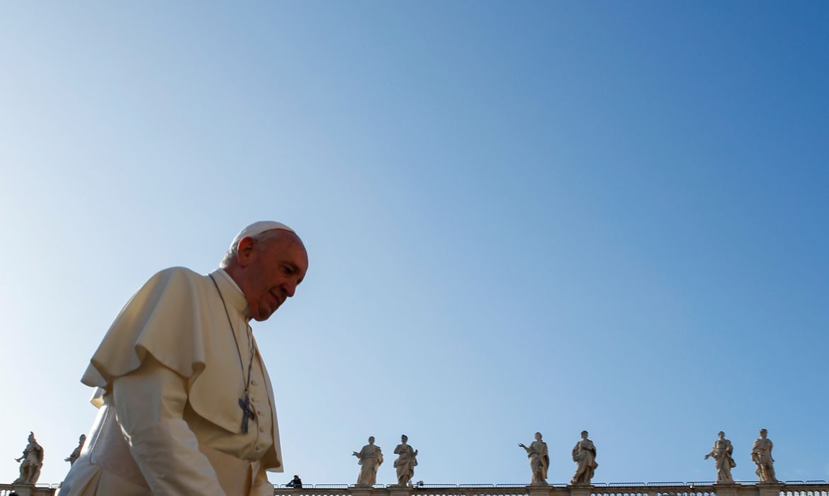 O Papa Francisco participa da audiência geral semanal no Vaticano, 