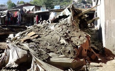 Terremoto devasta parte do Paquistão