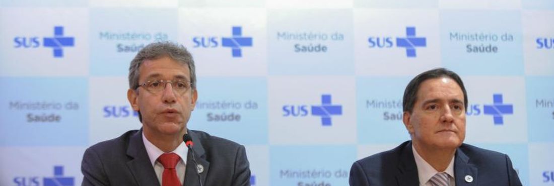 Ministério da Saúde fala sobre caso suspeito de ebola no Brasil