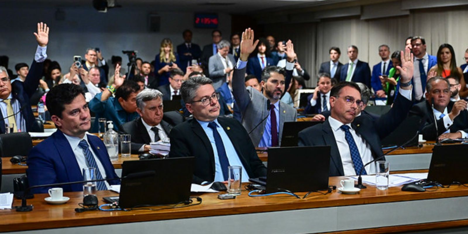 CCJ do Senado isenta armas e refrigerantes do Imposto Seletivo CCJ do Senado isenta armas e refrigerantes do Imposto Seletivo