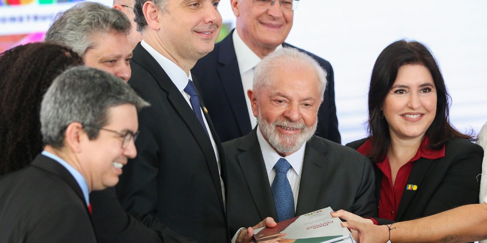 Erraremos menos na gestão do país ouvindo o que o povo pensa, diz Lula 3 Erraremos menos na gestão do país ouvindo o que o povo pensa, diz Lula