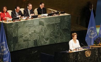 Nova York (EUA) - Presidenta Dilma Rousseff durante sessão de abertura da cerimônia de assinatura do Acordo de Paris, na sede da ONU (Ichiro Guerra/PR)