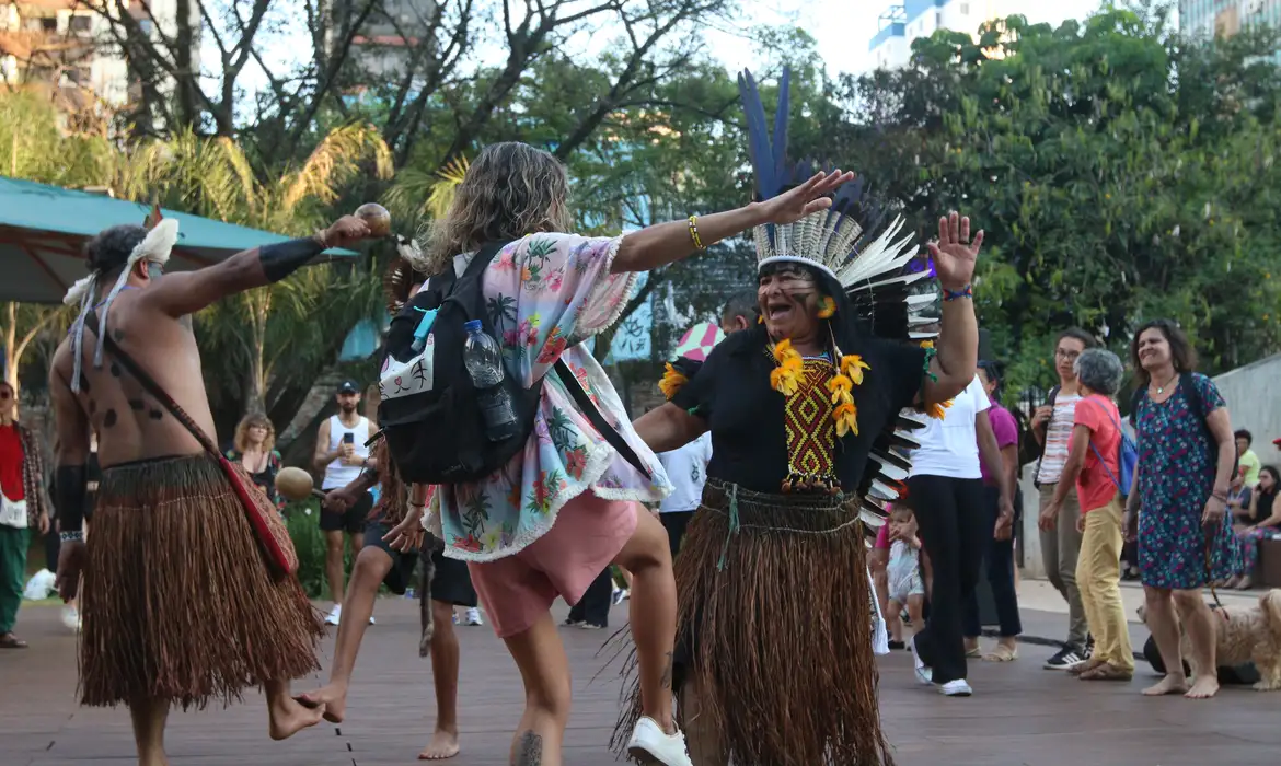 São Paulo (SP), 16/09/2023 - Apresentação da dança indígena Toré, com a etnia Wassu Cocal, durante a 13ª Virada Sustentável, no Parque Augusta. Foto: Rovena Rosa/Agência Brasil