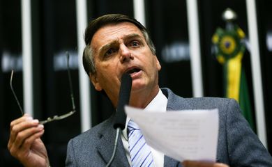 Brasília - Deputado Jair Bolsonaro discursa durante sessão para eleição do presidente da Câmara dos Deputados e demais membros da mesa diretora (Marcelo Camargo/Agência Brasil)