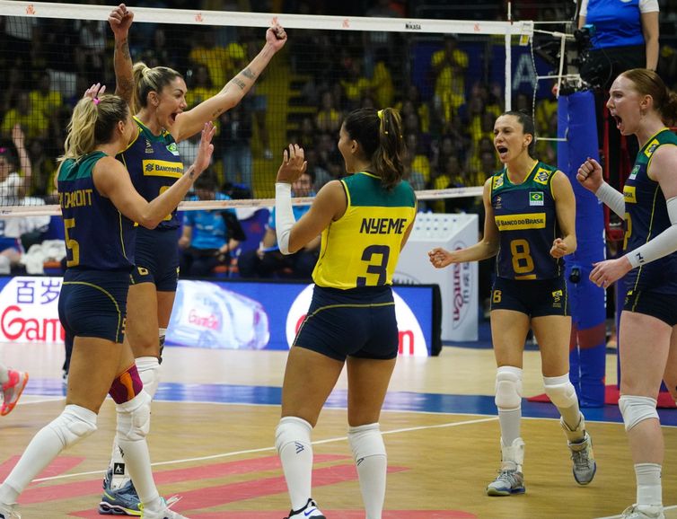 No tie-break, Brasil bate Itália pela Liga das Nações Feminina