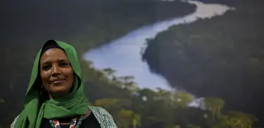 Fadumo Mohamed, representante da delegação da Somalia é fotografada durante a abertura da 30ª Conferência das Partes (COP30)