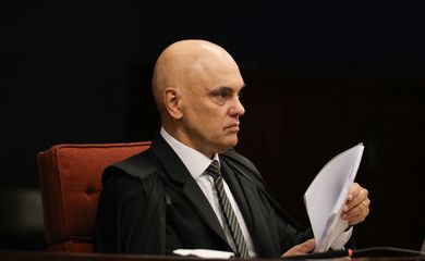 Brasília (DF) 10/09/2025 - O ministro relator, Alexandre de Moraes, na Primeira Turma do Supremo Tribunal Federal (STF) que realiza o quarto dia de julgamento dos réus do Núcleo 1 da trama golpista, formado pelo ex-presidente Jair Bolsonaro e mais sete aliados.  Foto: Fabio Rodrigues-Pozzebom/ Agência Brasil