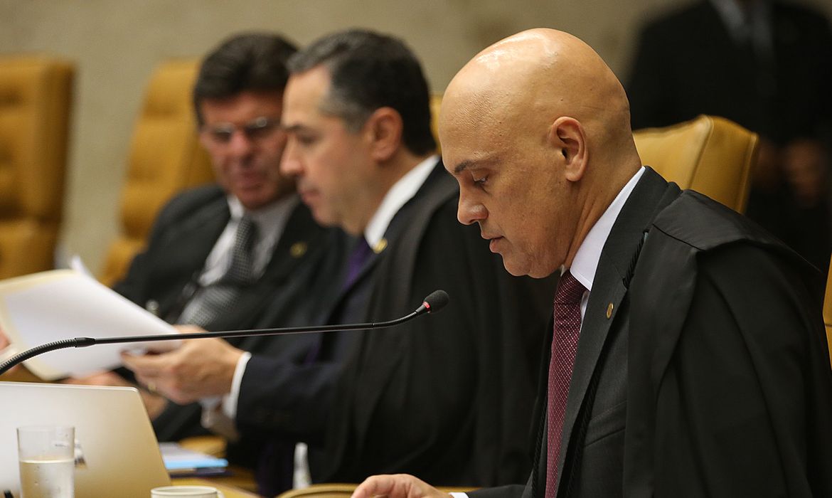 Brasília - Ministro Luiz Roberto Barroso durante sessão do STF para julgar restrição ao foro privilegiado para parlamentares  (Antônio Cruz/Agência Brasil) 