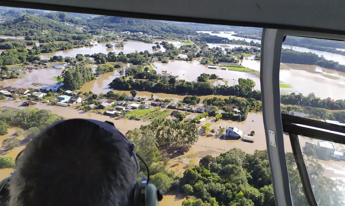 Chuvas intensas e alagamentos atingem municípios do Rio Grande do Sul