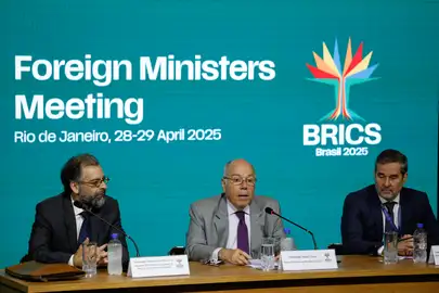Rio de Janeiro (RJ), 29/04/2025 – O ministro das Relações Exteriores do Brasil, Mauro Vieira, faz pronunciamento após a Reunião de Chanceleres da presidência brasileira do BRICS. Foto: Fernando Frazão/Agência Brasil