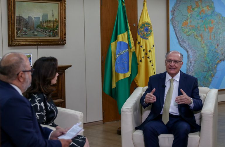 Brasília (DF), 22/12/2023, O vice-presidente e Ministro do Desenvolvimento, Indústria, Comércio e Serviços, Geraldo Alckmin, durante entrevista exclusiva para EBC, no Palácio do Planalto.  Foto: Jose Cruz/Agência Brasil