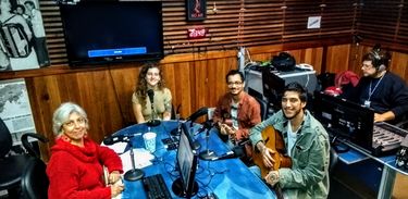 Banda Gragoatá mostra músicas de seu novo disco no estúdio da Rádio Nacional do Rio de Janeiro.
