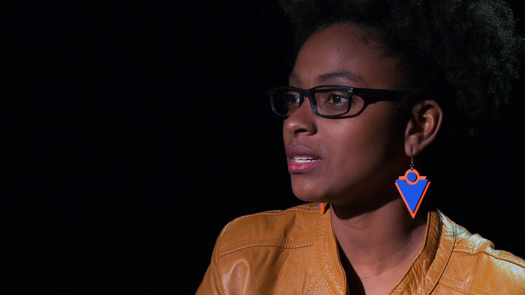 “Quando a gente pensa nos desafios das mulheres negras no mercado audiovisual eu identifico que o primeiro de todos os desafios é o mercado entender nosso direito de pertencê-lo”, afirma a cineasta Viviane Ferreira