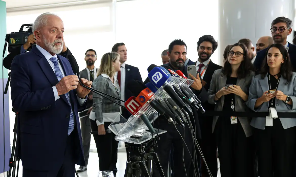 Brasília (DF), 30/01/2025 - Em entrevista coletiva, concedida na manhã desta quinta-feira (30), Lula cobrou seriedade dos países que assumiram esse compromisso e lembrou do papel importante que a população local da Amazônia terá para a manutenção da floresta em pé. 
Foto: Jose Cruz/Agência Brasil
