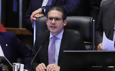 Brasília (DF), 11/06/2025  - Sessão da Câmara dos Deputados  que votou o PL- 4149/04, que aumenta a pena de reclusão pela posse ou porte de arma de fogo de uso proibido (como fuzis)  Foto: Lula Marques/Agência Brasil
