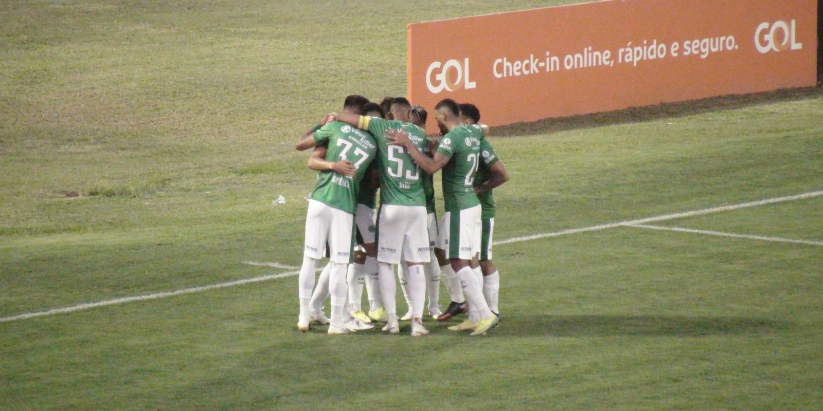 Guarani Vence Líder Cuiabá E Sai Da Zona Do Rebaixamento