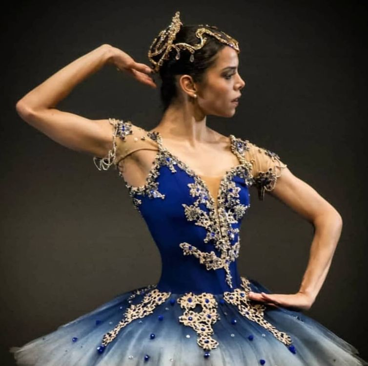 bailarina e professora da EEDMO, Liana Vasconcelos  Foto: Javier Gamboa