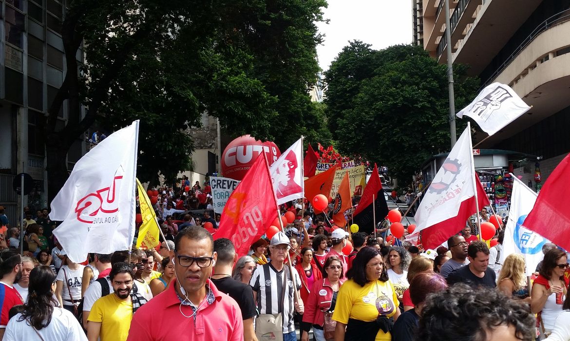 Manifestantes em Belo Horizonte