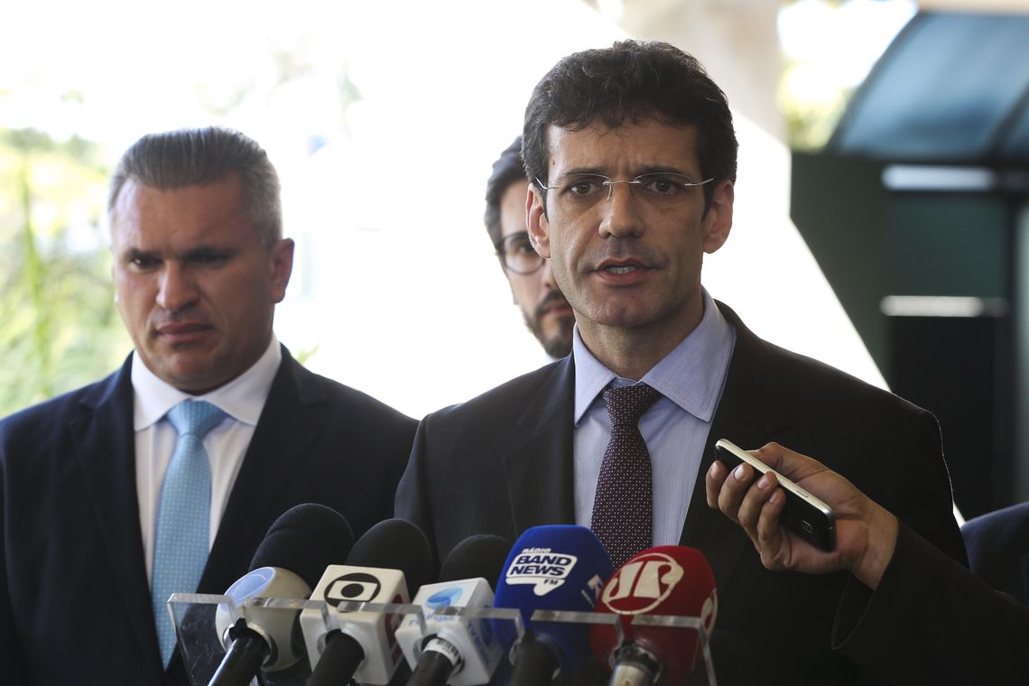 O futuro ministro do Turismo no governo de Jair Bolsonaro, deputado federal Marcelo Ãlvaro Antônio, fala à imprensa, no CCBB.