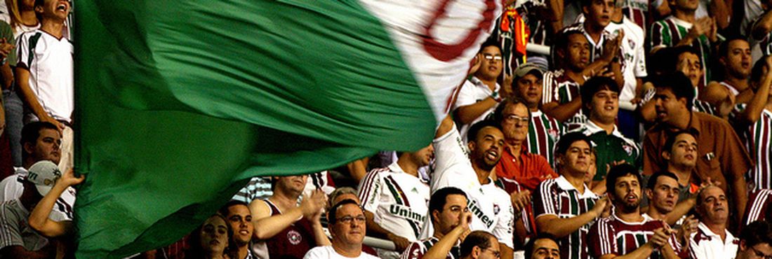 Torcedores do Fluminense acompanham partida do tricolor contra o América do México, válida pela Libertadores