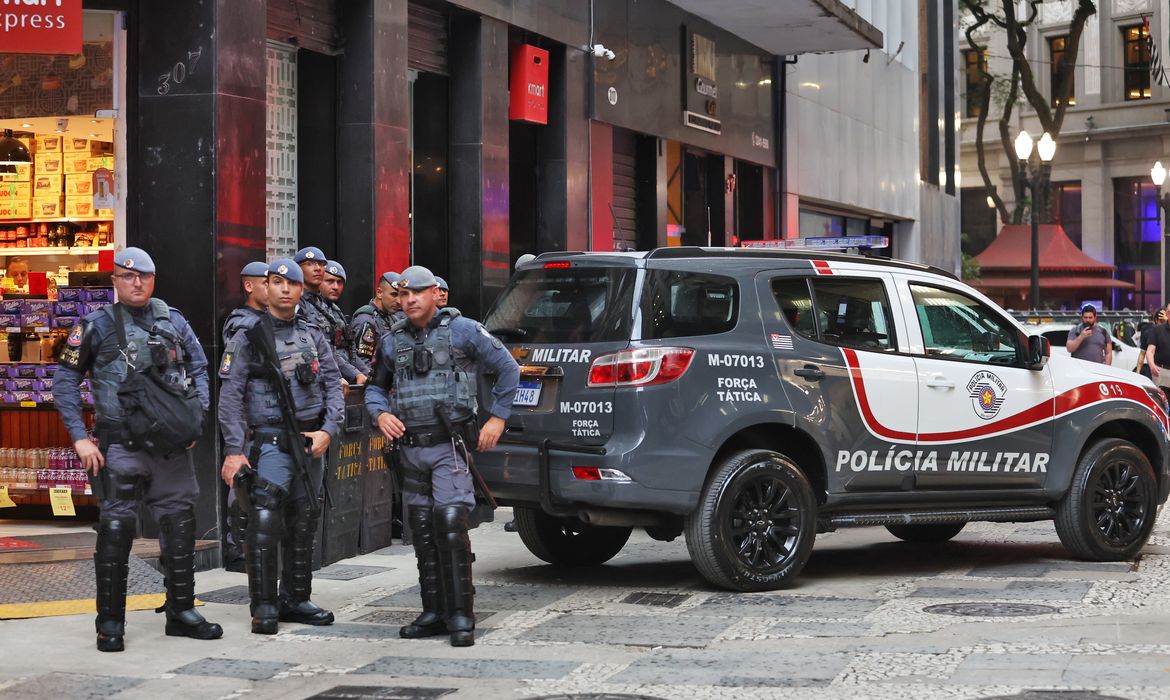 São Paulo (SP), 28/03/2025 - Polícia Miltar de São Paulo - PMSP faz policiamento durante leilão do lote Alto Tietê, das linhas 11-Coral, 12-Safira e 13-Jade de trens, durante sesão pública na B3. Foto: Paulo Pinto/Agência Brasil