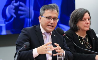 Brasília (DF), 03/09/2025  - Comissão de Finanças e Tributação da Câmara durante audiência pública para debater o tema Operação Carbono Oculto: justiça fiscal e regulação. Participou o secretário especial da Receita Federal, Robinson Barreirinhas.  Foto: Lula Marques/Agência Brasil