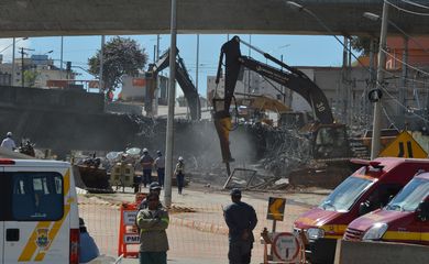 Justiça libera demolição de viaduto Guararapes que caiu em Belo Horizonte, (Marcello Casal Jr/Agência Brasil)