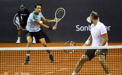 Marcelo Melo e Juan Sebastian Cabal avançam às semifinais de duplas do Rio Open - em 23/02/2023