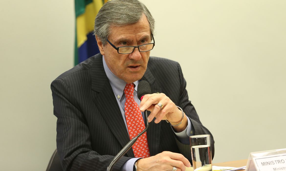 Brasília - Ministro da Justiça, Torquato Jardim, participa de audiência pública na Comissão Especial que analisa o projeto sobre o Código de Processo Penal (Wilson Dias/Agência Brasil)