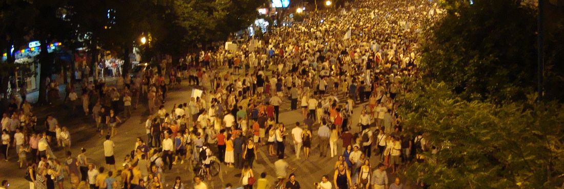 Houve panelaço em protesto ao governo de Cristina Kirchner em várias cidades do país.