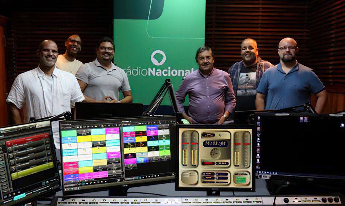 Rio de Janeiro (RJ) 25/03/2025 - Parte da equipe de esportes da Rádio Nacional.
Foto: Tânia Rêgo/Agência Brasil