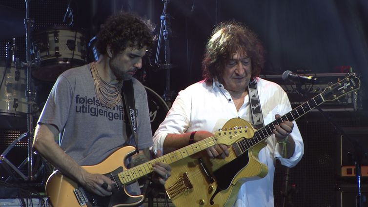 A perfomance de Davi Moraes e Toninho Horta no Festival Brasil Guitarras na faixa Verão da TV Brasil