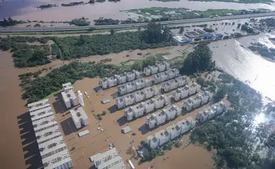 PORTO ALEGRE, RS, BRASIL, 14.05.2024 - Imagens aéreas de Porto Alegre e Região Metropolitana na tarde de terça-feira, 14 de maio de 2024. Devido as fortes chuvas, tudo continua alagado pela enchente. Foto: Mauricio Tonetto/ Secom