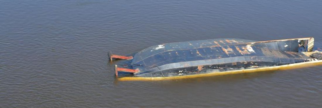 Navio naufraga no rio Paraguai em MS e 2 pessoas estão desaparecidas