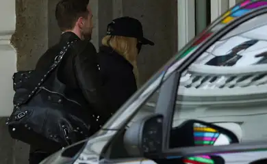 A artista Madonna chega ao Copacabana Palace Hotel antes de seu show no Rio de Janeiro, Brasil, 29 de abril de 2024. REUTERS/Ricardo Moraes
