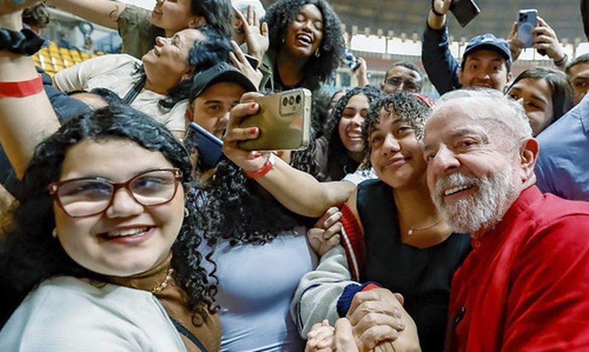 Ricardo Stuckert / PR 18.10.2025 - Presidente da República, Luiz Inácio Lula da Silva durante encontro com os alunos da Rede de Cursinhos Populares (CPOP).
Ginásio Adib Moysés Dib - São Bernardo do Campo-SP.
Foto: Ricardo Stuckert/PR