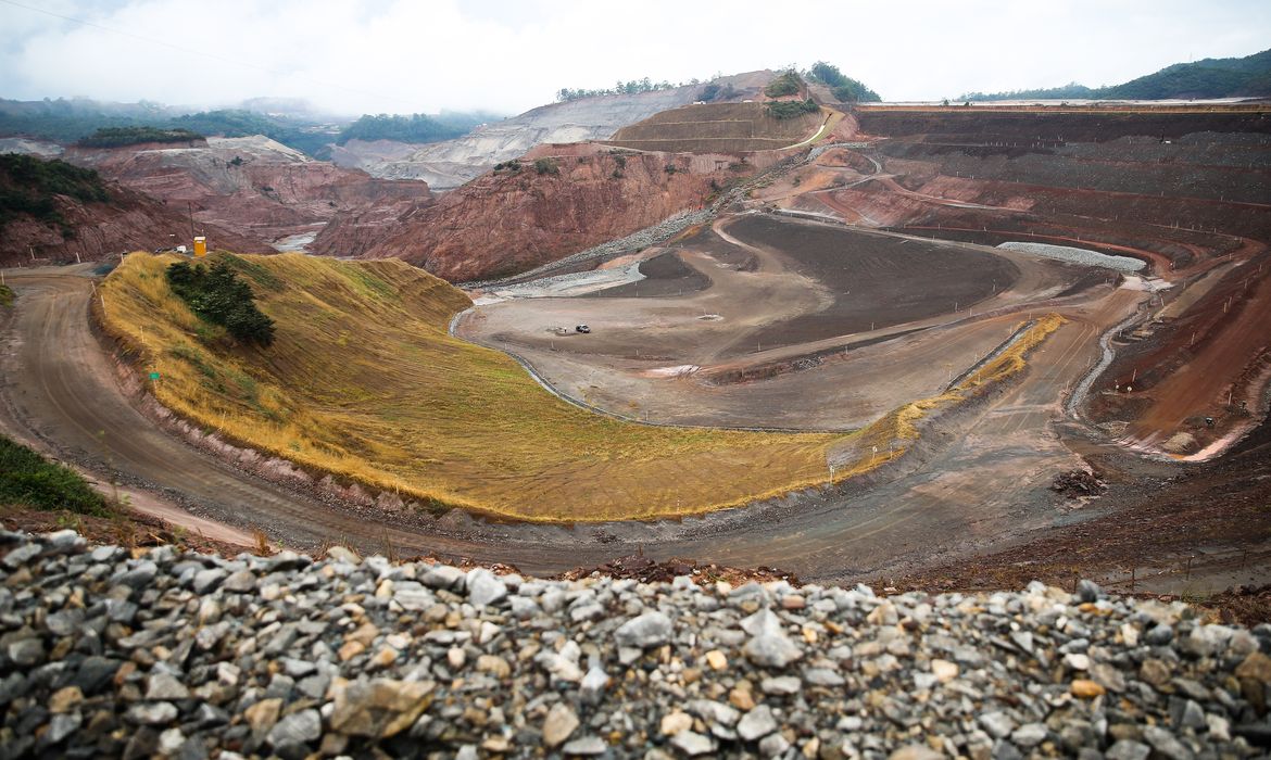 Mariana (MG) - Barragem de Fundão, operada pela mineradora Samarco, dois anos após a tragédia do rompimento da estrutura de contenção de rejeitos (José Cruz/Agência Brasil)