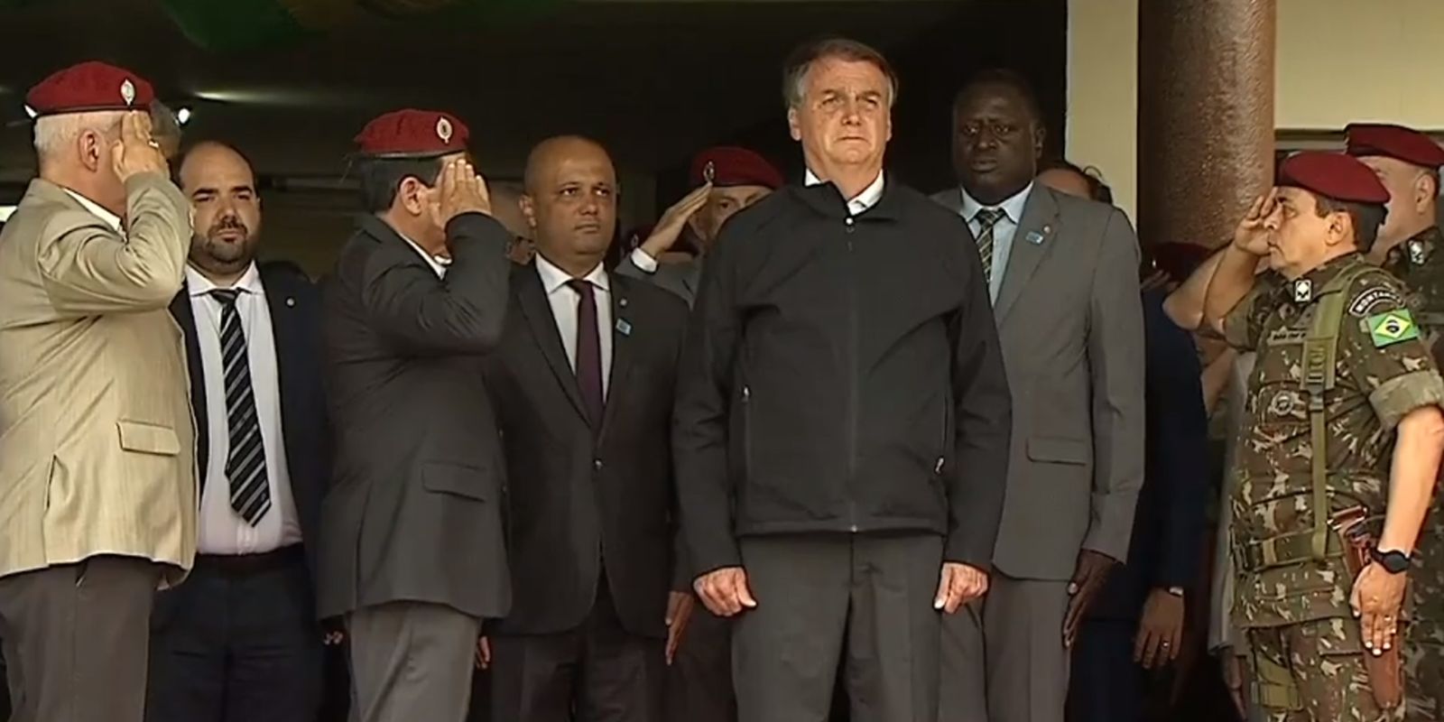 Presidente Jair Bolsonaro participa da Cerimônia de Formatura do 76º Aniversário da Brigada de Infantaria Paraquedista, no Rio de Janeiro