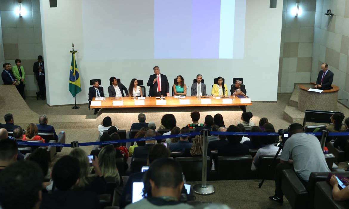 O ministro da justiça, Flavio Dino e a ministra da igualdade racial, Anielle Franco, participam do  lançamento do Programa de Atenção e Aceleração de Políticas de Refúgio para Pessoas A
frodescendentes.