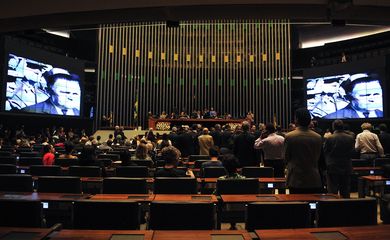 Brasília - Sessão solene na Câmara dos Deputados relembra 50 anos do golpe militar (Antônio Cruz/Agência Brasil)