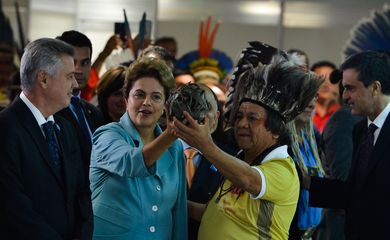 A presidenta Dilma Rousseff participa do lançamento nacional da primeira edição dos Jogos Mundiais dos Povos Indígenas (Valter Campanato/Agência Brasil)
