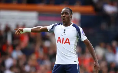 Mathys Tel em jogo do Tottenham Hotspur contra o Luton Town
26/7/2025 Action Images via Reuters/Andrew Boyers