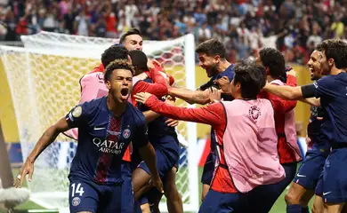 Soccer Football - FIFA Club World Cup - Quarter Final - Paris St Germain v Bayern Munich - Mercedes-Benz Stadium, Atlanta, Georgia, U.S. - July 5, 2025 Paris St Germain's Desire Doue celebrates after Ousmane Dembele scores their second goal REUTERS/Kai Pfaffenbach     TPX IMAGES OF THE DAY