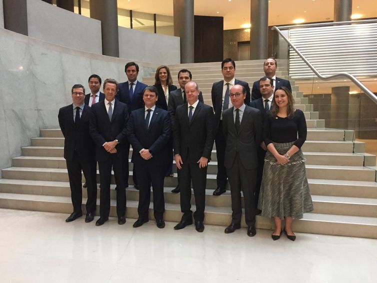 Divulgação/Ministério da Infraestrutura Madri (Espanha) - O ministro da Infraestrutura, Tarcísio Gomes de Freitas, se reuniu nesta segunda-feira (30), primeiro dia do roadshow em Madri (Espanha)