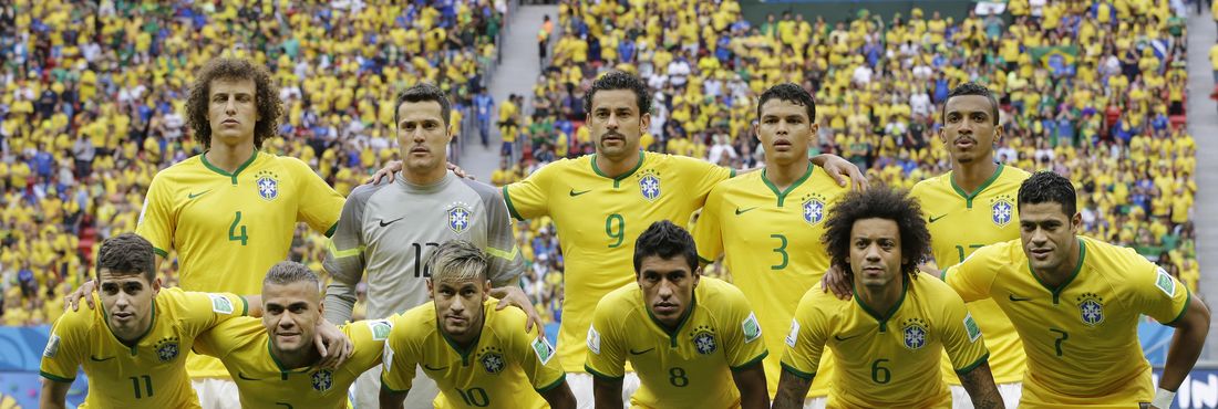 Foto oficial da seleção brasileira para o jogo Brasil x Camarões