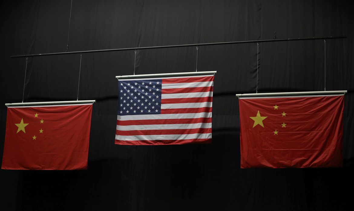 Chinesas reclamam de erro na bandeira