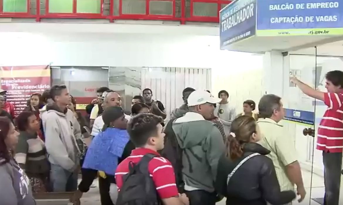 Trabalhadores à procura de emprego - Foto TV Brasil/Arquivo Agência Brasil