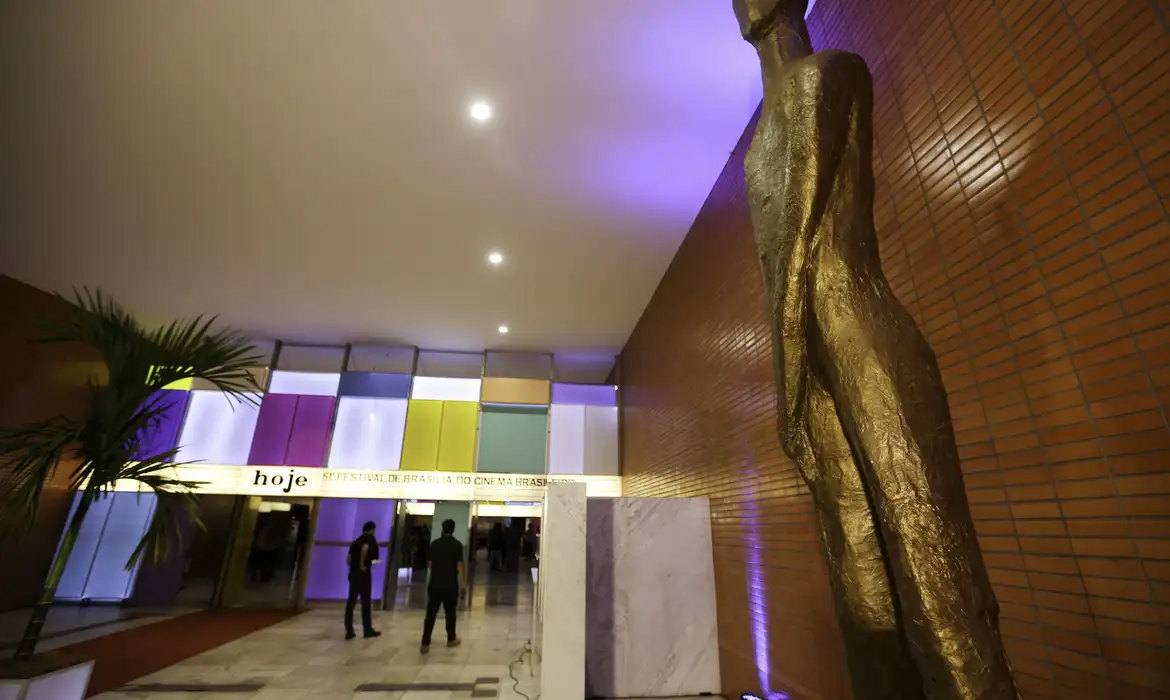 Cerimônia de abertura do 51º Festival de Brasília do Cinema Brasileiro, no Cine Brasília.