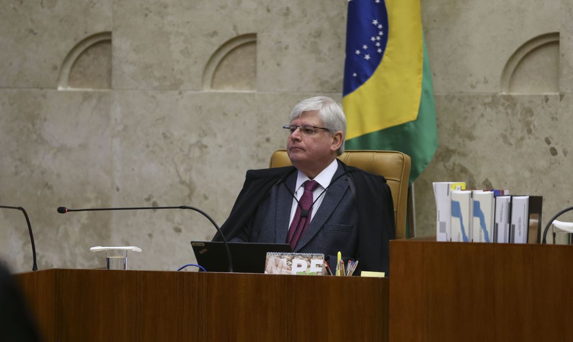 Brasília - O Procurador-geral da República, Rodrigo Janot, participa da última sessão plenária no STF antes das férias forenses (José Cruz/Agência Brasil)